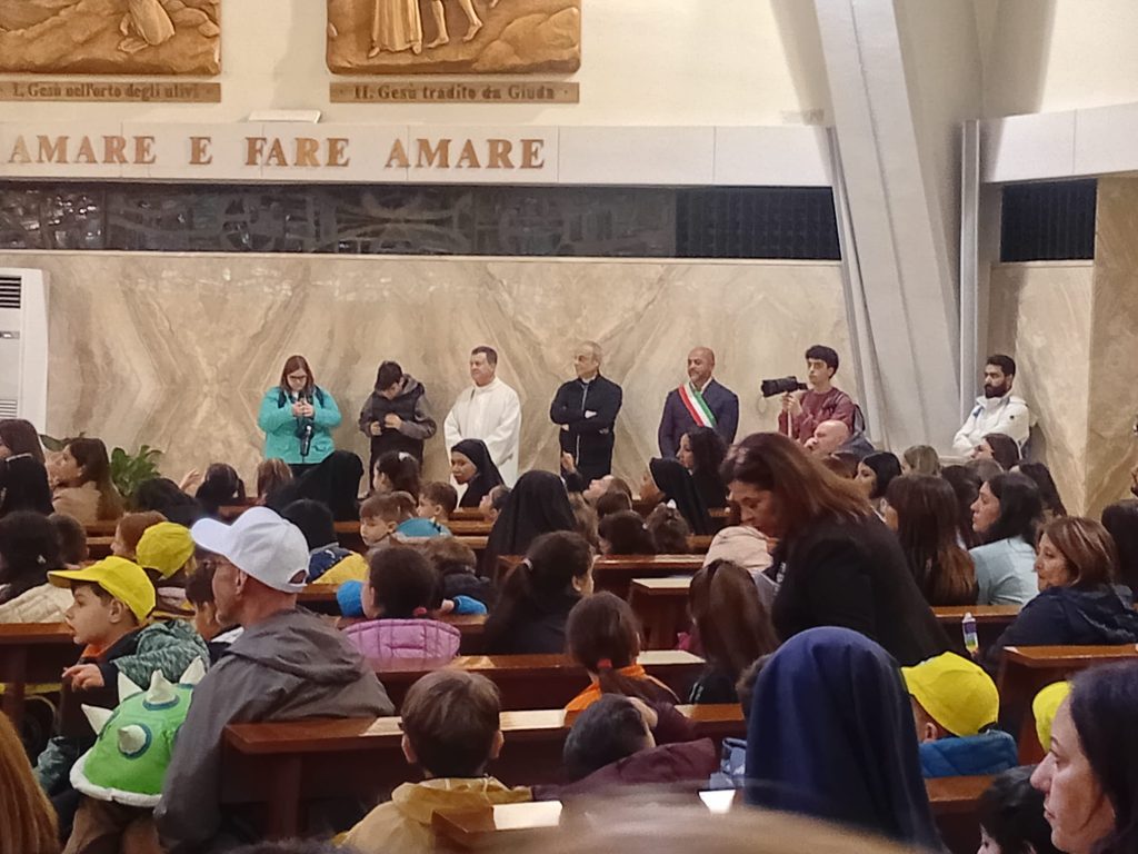 Visciano, successo per la Festa delle Scuole Cattoliche: “Con Francesco, insieme per la Pace”