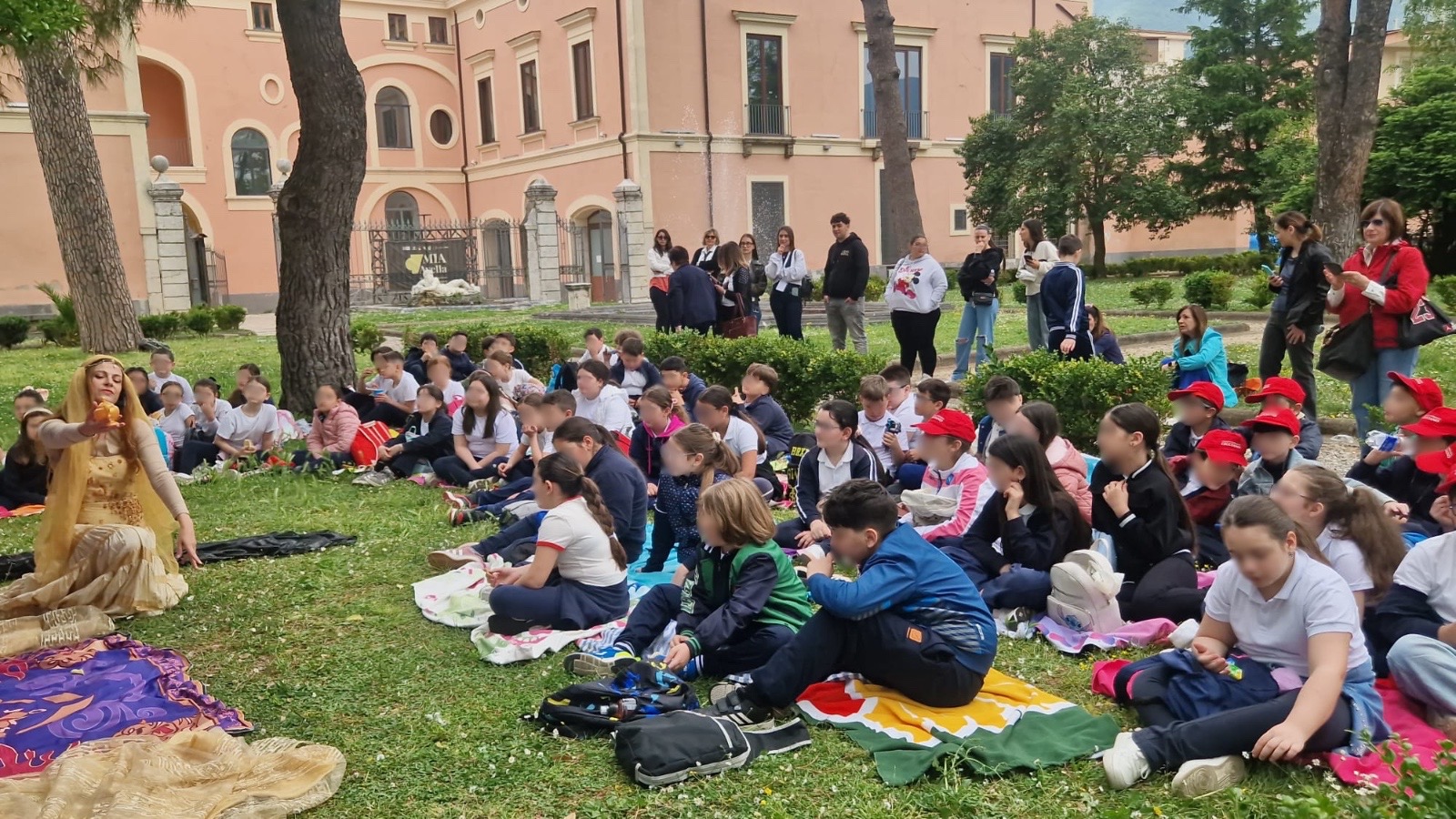 Le classi quarte dell’I.C. Bovio Pontillo Pascoli alla scoperta dell’antica Avella Le classi quarte dell’I.C. Bovio Pontillo Pascoli alla scoperta dell’antica Avella