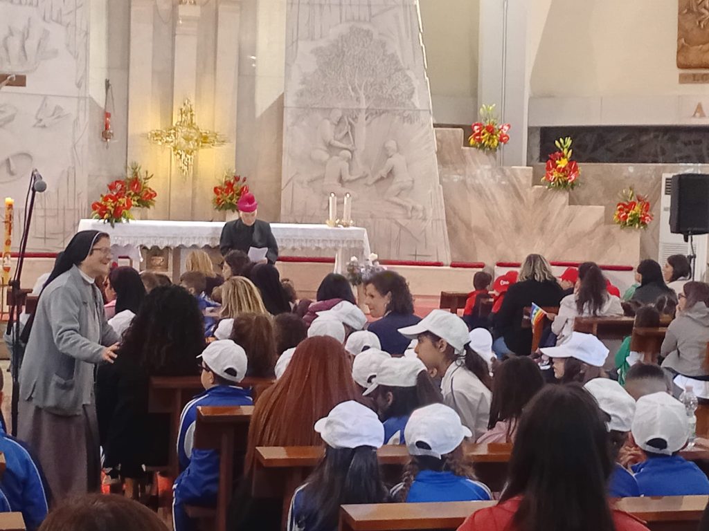 Visciano, successo per la Festa delle Scuole Cattoliche: “Con Francesco, insieme per la Pace”