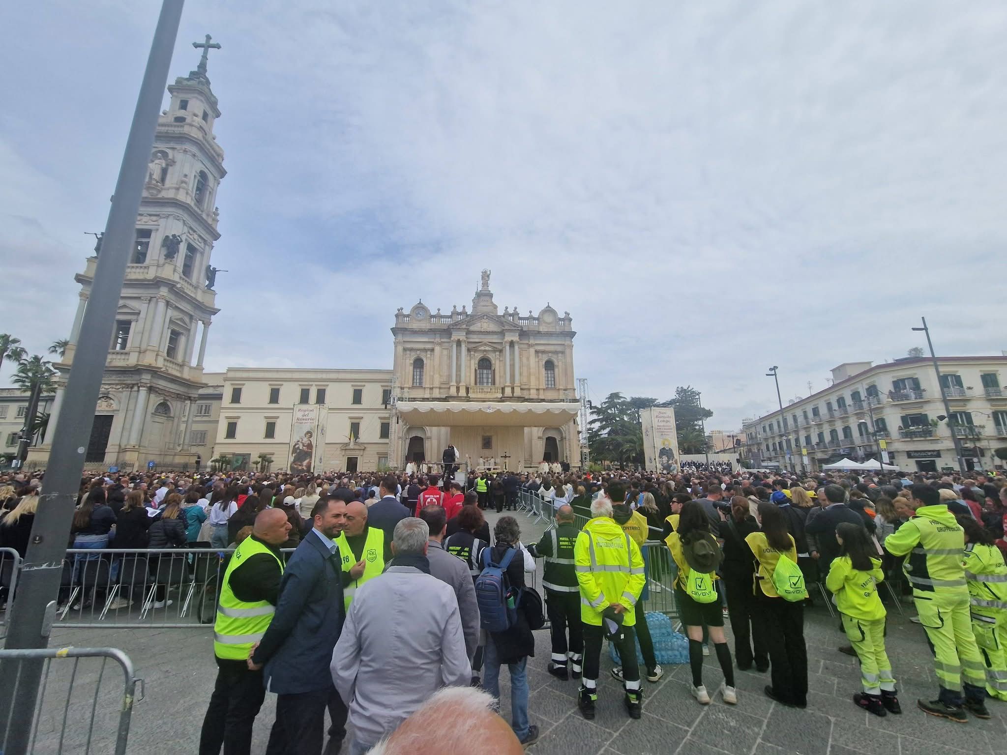 La Protezione Civile di Baiano in supporto alla visita pastorale di Papa Leone XIV tra Pompei e Napoli.(foto) La Protezione Civile di Baiano in supporto alla visita pastorale di Papa Leone XIV tra Pompei e Napoli.(foto)