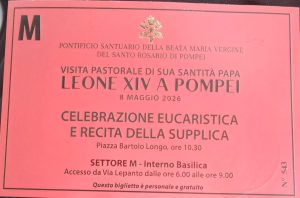 Sirignano: Michele e Lina consegnano a  papa Leone XIV l’invito al Crocifisso Prodigioso”. Un invito a visitare le terre interne. VIDEO
