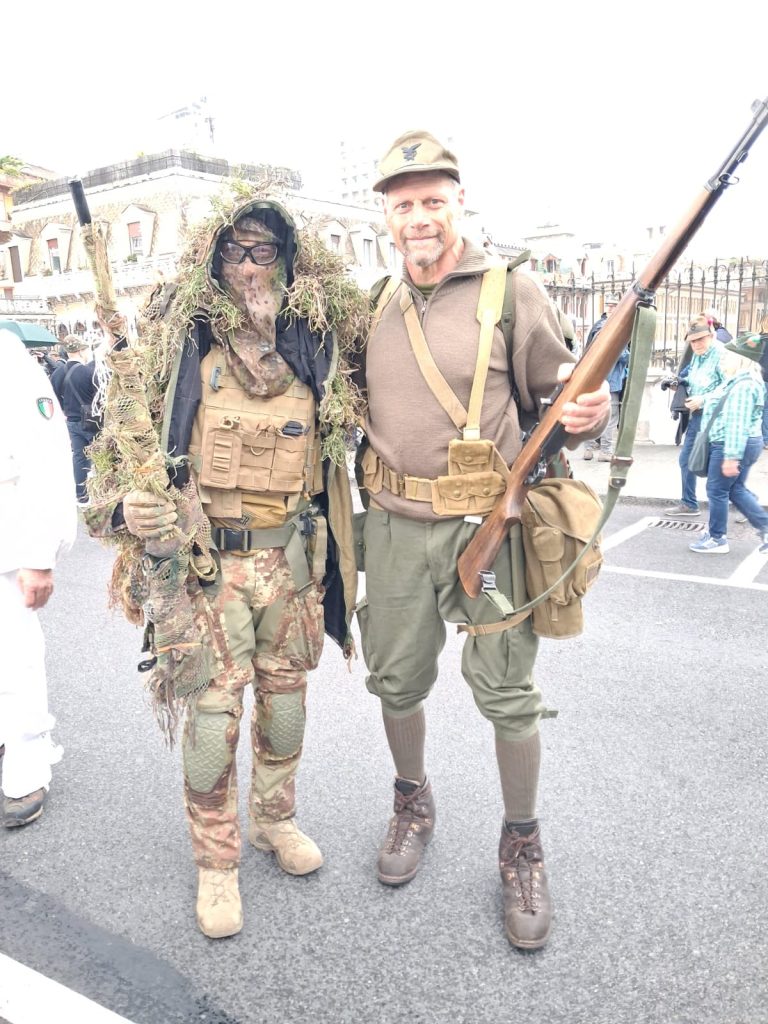Antonio Picciocchi di Baiano sfila alla 97ª Adunata Nazionale degli Alpini di Genova Antonio Picciocchi di Baiano sfila alla 97ª Adunata Nazionale degli Alpini di Genova