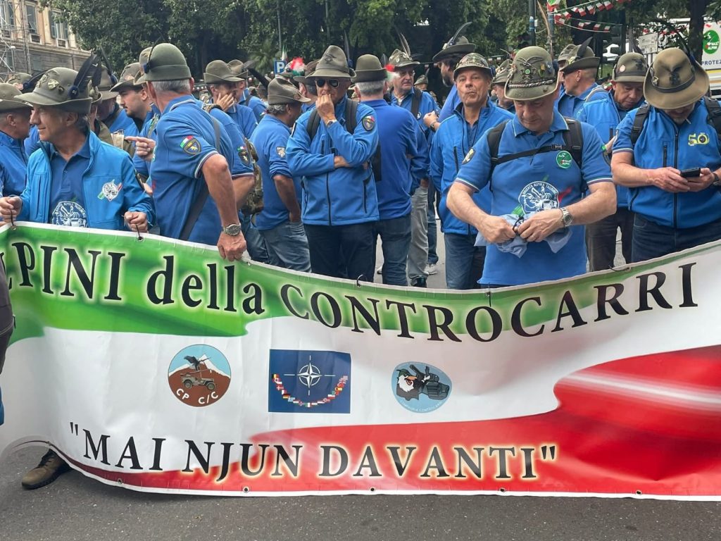 Antonio Picciocchi di Baiano sfila alla 97ª Adunata Nazionale degli Alpini di Genova Antonio Picciocchi di Baiano sfila alla 97ª Adunata Nazionale degli Alpini di Genova