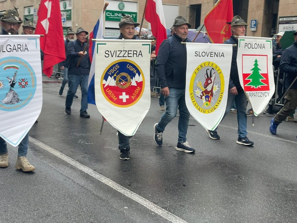 Antonio Picciocchi di Baiano sfila alla 97ª Adunata Nazionale degli Alpini di Genova Antonio Picciocchi di Baiano sfila alla 97ª Adunata Nazionale degli Alpini di Genova