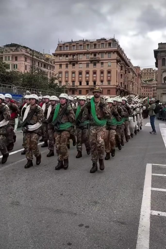 Antonio Picciocchi di Baiano sfila alla 97ª Adunata Nazionale degli Alpini di Genova Antonio Picciocchi di Baiano sfila alla 97ª Adunata Nazionale degli Alpini di Genova