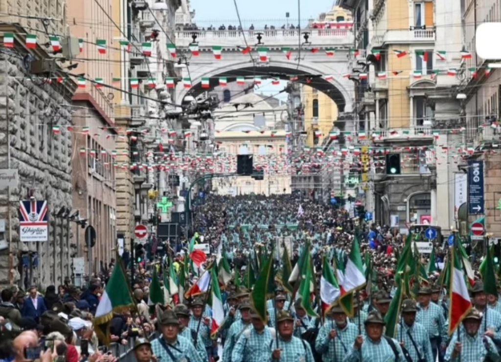 Antonio Picciocchi di Baiano sfila alla 97ª Adunata Nazionale degli Alpini di Genova Antonio Picciocchi di Baiano sfila alla 97ª Adunata Nazionale degli Alpini di Genova