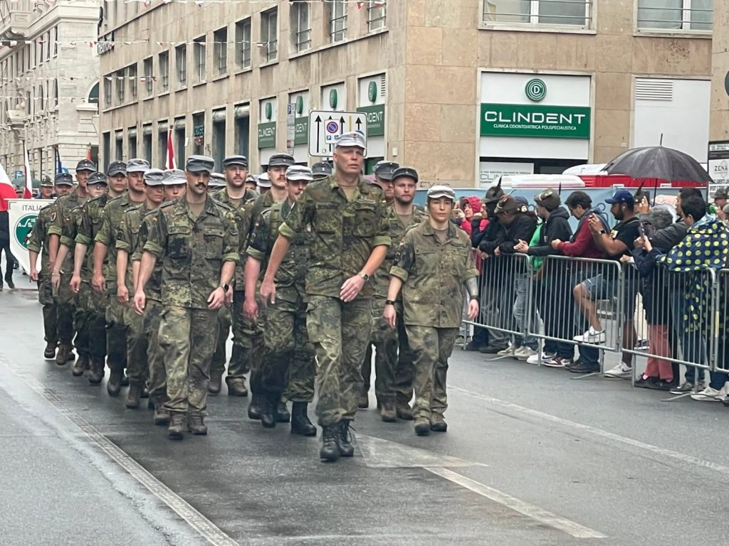 Antonio Picciocchi di Baiano sfila alla 97ª Adunata Nazionale degli Alpini di Genova Antonio Picciocchi di Baiano sfila alla 97ª Adunata Nazionale degli Alpini di Genova