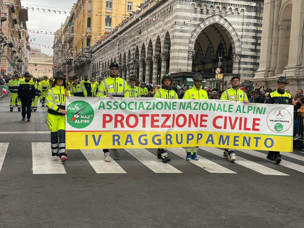 Antonio Picciocchi di Baiano sfila alla 97ª Adunata Nazionale degli Alpini di Genova Antonio Picciocchi di Baiano sfila alla 97ª Adunata Nazionale degli Alpini di Genova