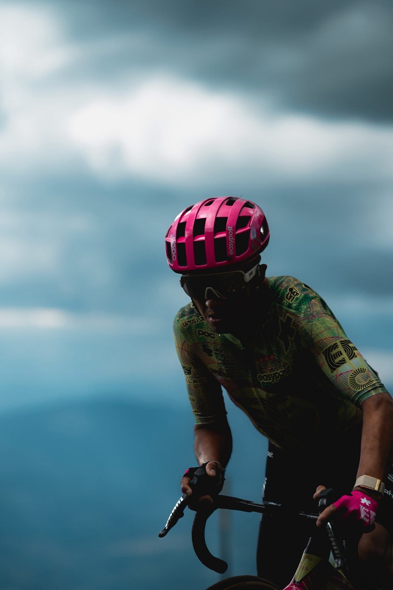 Giro d’Italia, Vingegaard domina il Blockhaus: Eulalio resiste in maglia rosa.(foto)