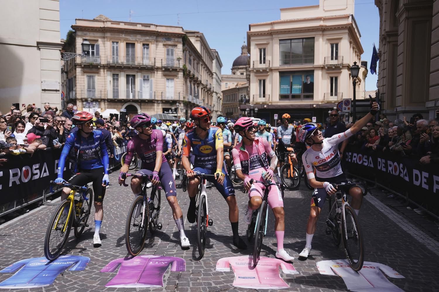 Giro d’Italia, Narvaez vince sui muri di Fermo: Eulalio resta in rosa