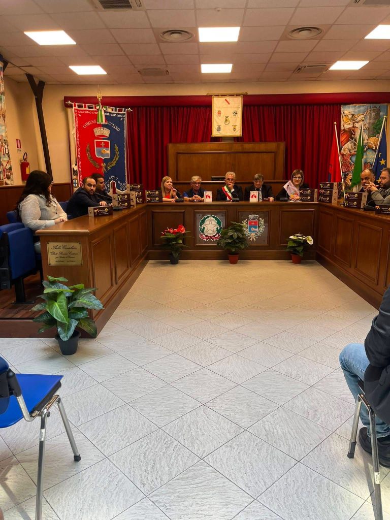 Cicciano, al via il Palio del Casale: nella sala consiliare il tradizionale scambio dei doni tra le delegazioni italiane
