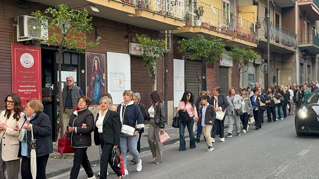 Mugnano del Cardinale, fede e tradizione per la processione di San Liberatore: grande partecipazione dei fedeli.(foto e video)