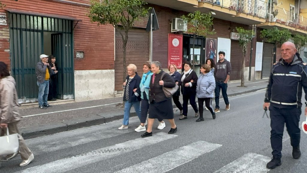 Mugnano del Cardinale, fede e tradizione per la processione di San Liberatore: grande partecipazione dei fedeli.(foto e video)