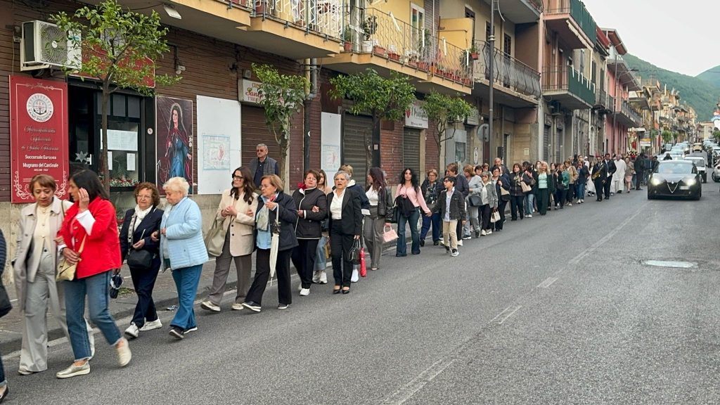 Mugnano del Cardinale, fede e tradizione per la processione di San Liberatore: grande partecipazione dei fedeli.(foto e video)