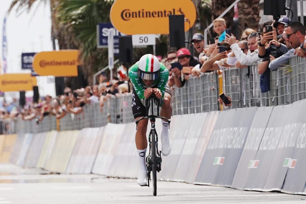 Giro d’Italia, Ganna domina la crono: Eulalio resta in rosa per 27 secondi