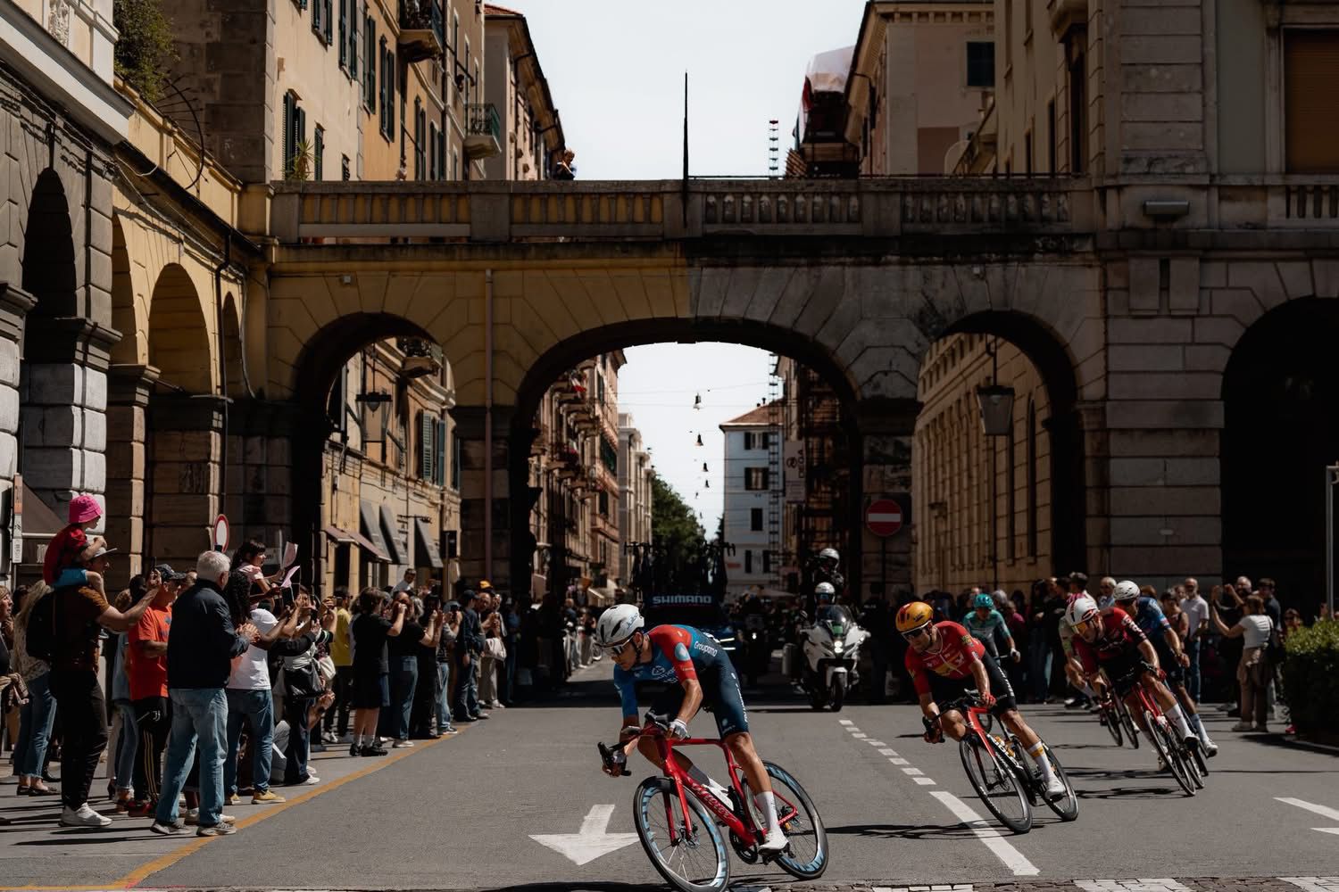 Giro d’Italia, Segaert sorprende tutti a Novi Ligure: Eulalio allunga ancora su Vingegaard