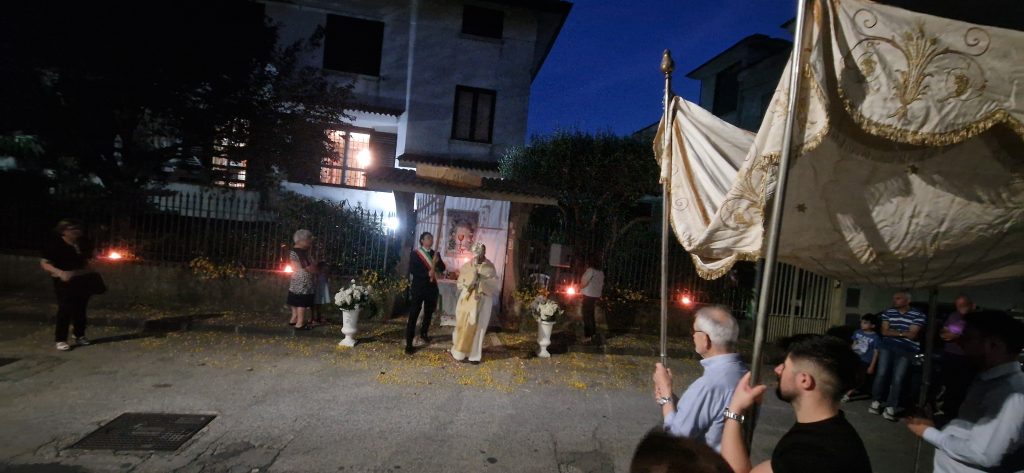 Quadrelle celebra il Corpus Domini: fede, tradizione e partecipazione della comunità. Foto e video
