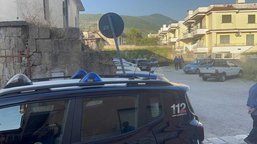 Tragedia ad Avella: uomo trovato morto in auto in un parcheggio di via San Nicola