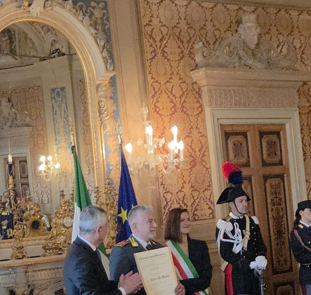 Da Baiano ai vertici della Guardia di Finanza: il Luogotenente Andrea De Rosa nominato Cavaliere della Repubblica Da Baiano ai vertici della Guardia di Finanza: il Luogotenente Andrea De Rosa nominato Cavaliere della Repubblica