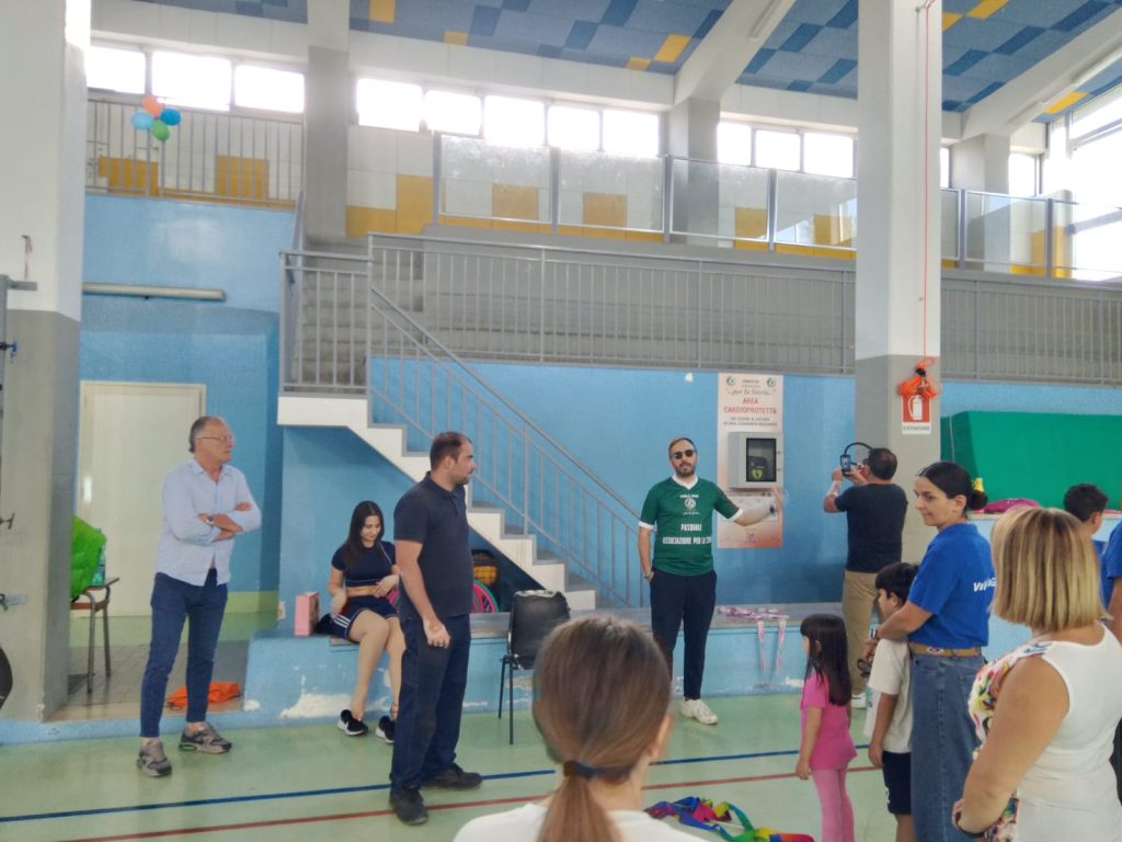 Sperone, donato un defibrillatore alla comunità: un gesto concreto per la sicurezza dei cittadini