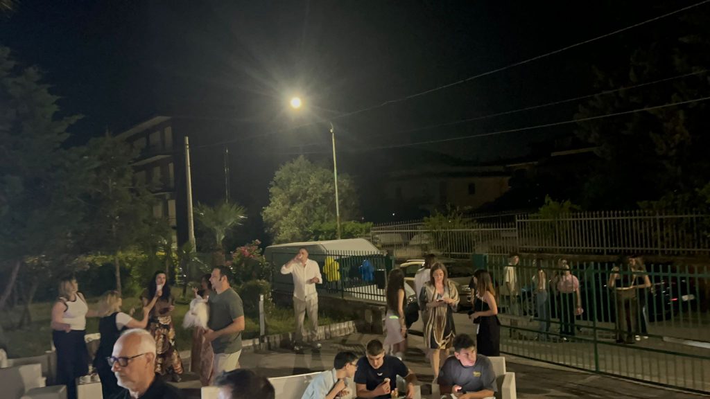 Baiano, festa di fine anno per gli studenti delle terze: una serata tra emozioni, musica e divertimento