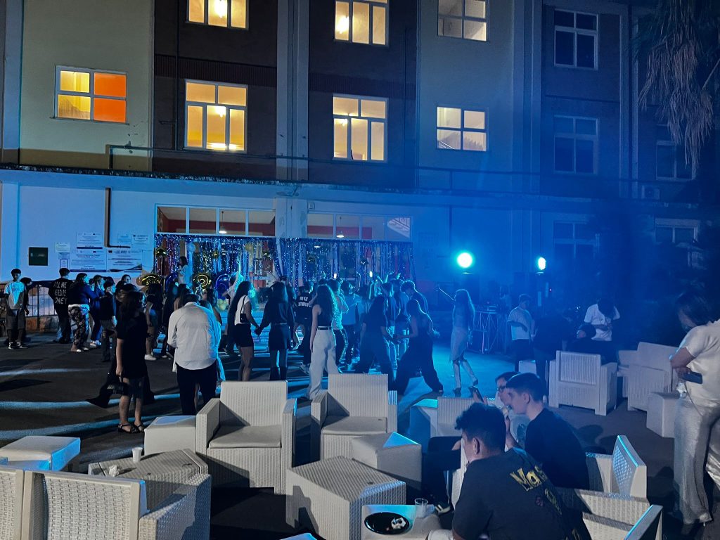 Baiano, festa di fine anno per gli studenti delle terze: una serata tra emozioni, musica e divertimento