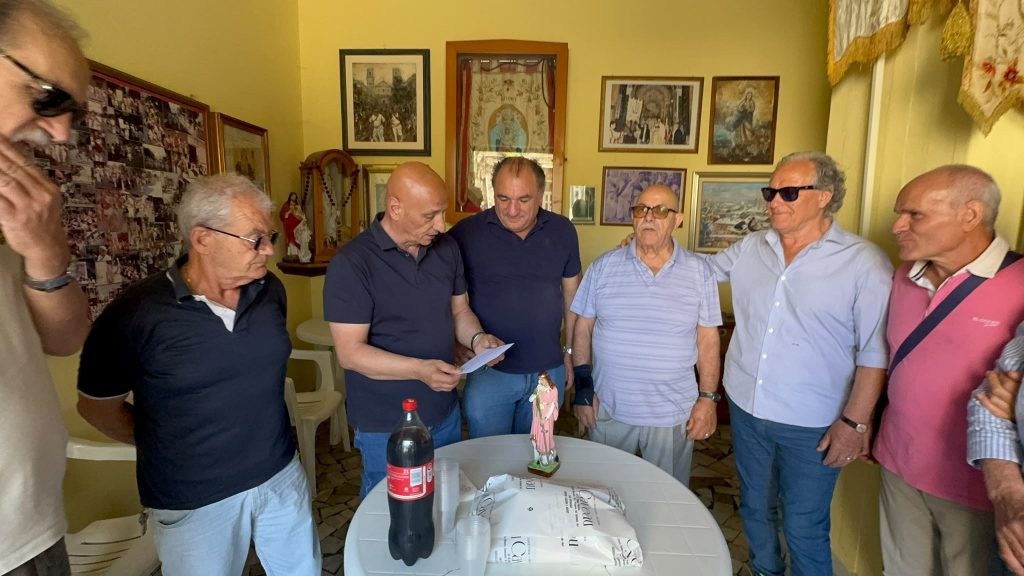 Mugnano del Cardinale, ad Antonio Guerriero il grazie del comitato Festa e Battenti: “La tua disponibilità è il dono più grande”(foto e video)