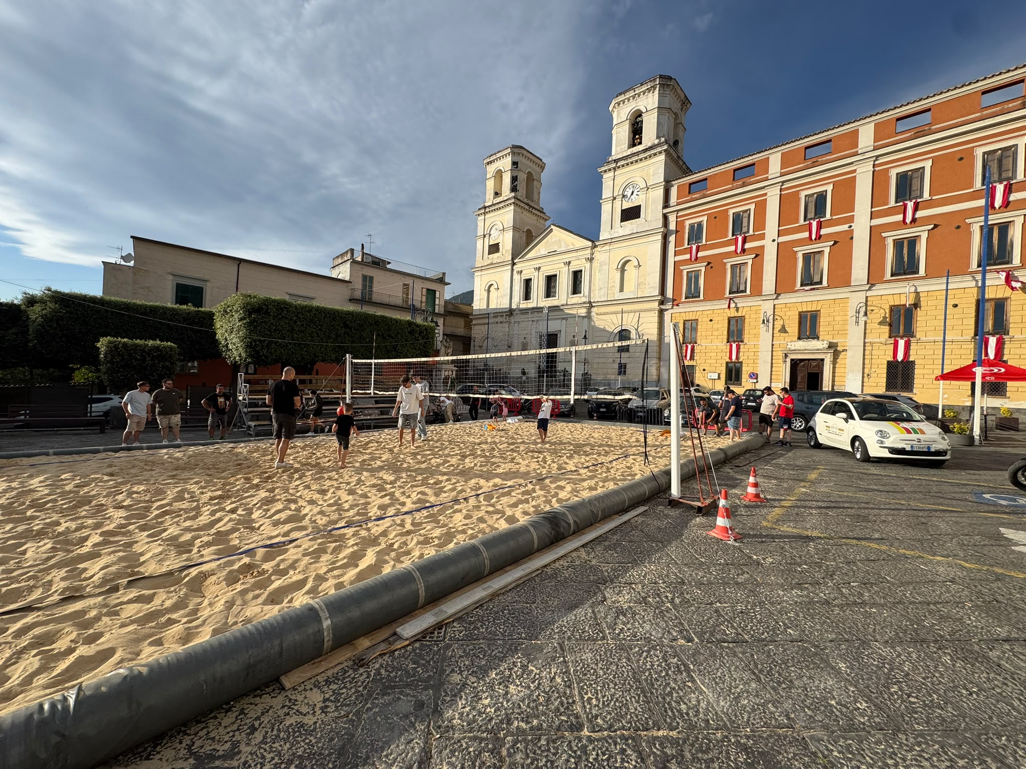 UNA RETE SULLA SABBIA, UN PAESE CHE SI RITROVA: MUGNANO DEL CARDINALE SI PREPARA AL BEACH VOLLEY UNA RETE SULLA SABBIA, UN PAESE CHE SI RITROVA: MUGNANO DEL CARDINALE SI PREPARA AL BEACH VOLLEY