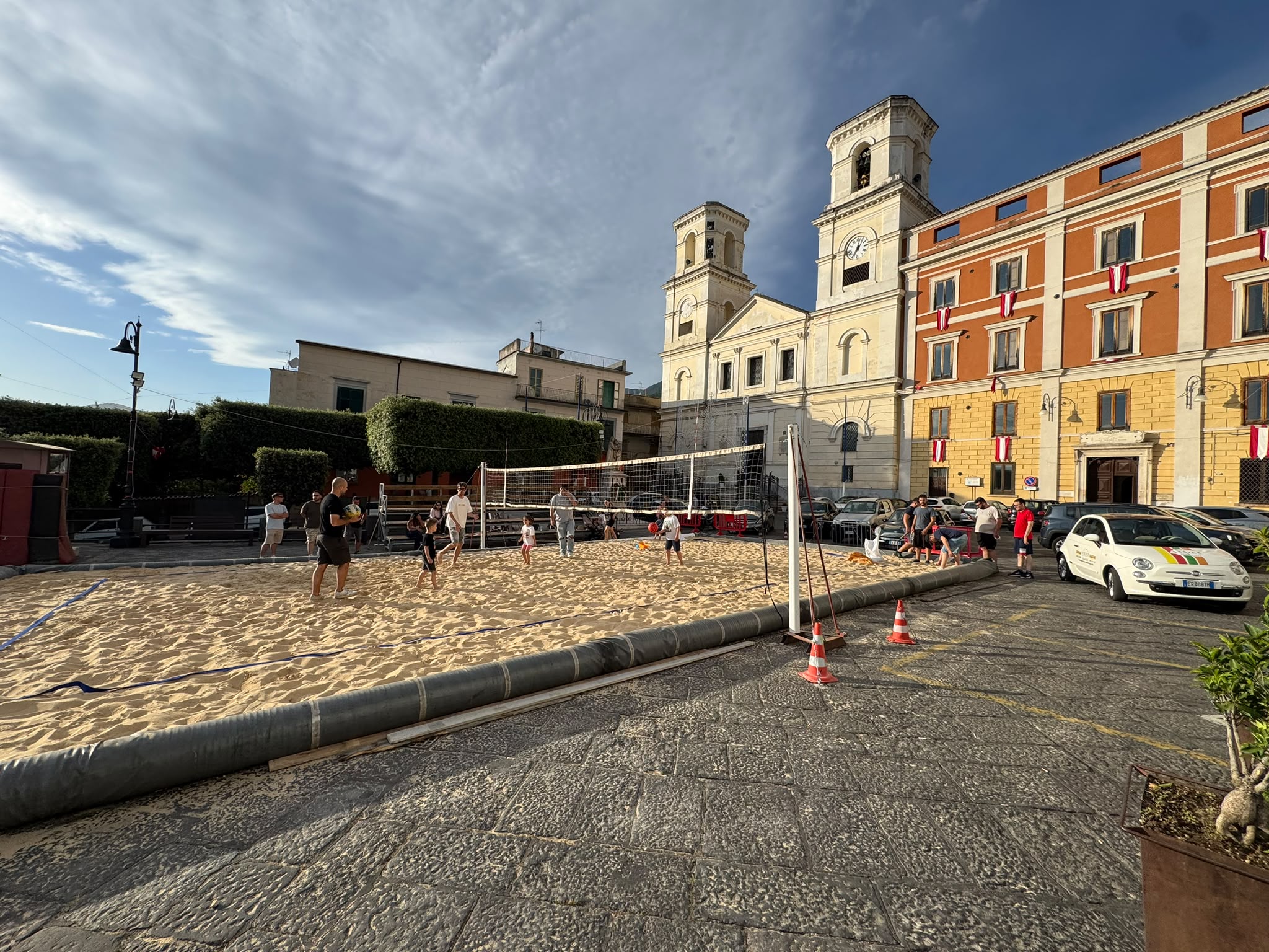 UNA RETE SULLA SABBIA, UN PAESE CHE SI RITROVA: MUGNANO DEL CARDINALE SI PREPARA AL BEACH VOLLEY UNA RETE SULLA SABBIA, UN PAESE CHE SI RITROVA: MUGNANO DEL CARDINALE SI PREPARA AL BEACH VOLLEY