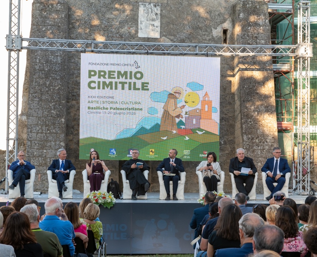 Premio Cimitile 2026: inaugurata la XXXI edizione con la mostra darte nellottavo centenario della morte di San Francesco dAssisi e il libro di Padre Enzo Fortunato. Premio Cimitile 2026: inaugurata la XXXI edizione con la mostra darte nellottavo centenario della morte di San Francesco dAssisi e il libro di Padre Enzo Fortunato.
