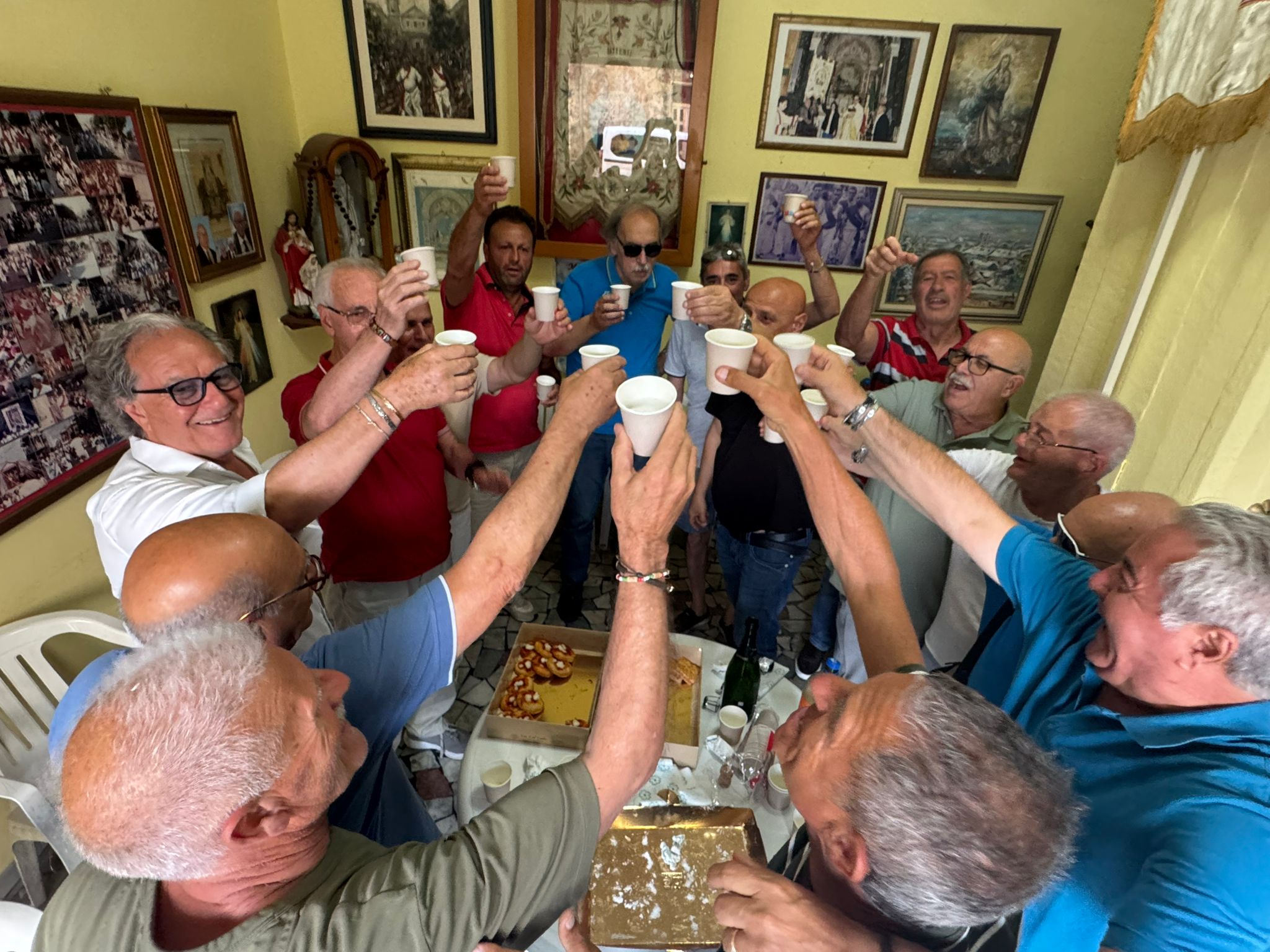 Mugnano del Cardinale, festa e brindisi per gli 80 anni del professor Stefano D’Apolito Mugnano del Cardinale, festa e brindisi per gli 80 anni del professor Stefano D’Apolito