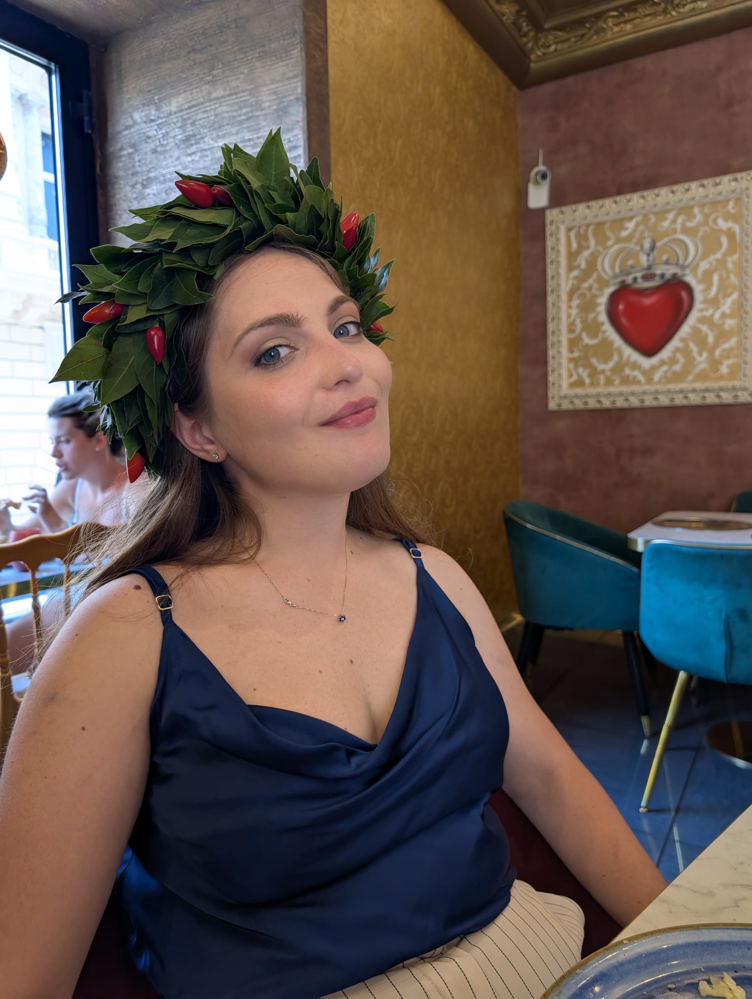 Avellino,Una corona dalloro che guarda al cielo: Renata Ruzza è dottoressa. Avellino,Una corona dalloro che guarda al cielo: Renata Ruzza è dottoressa.