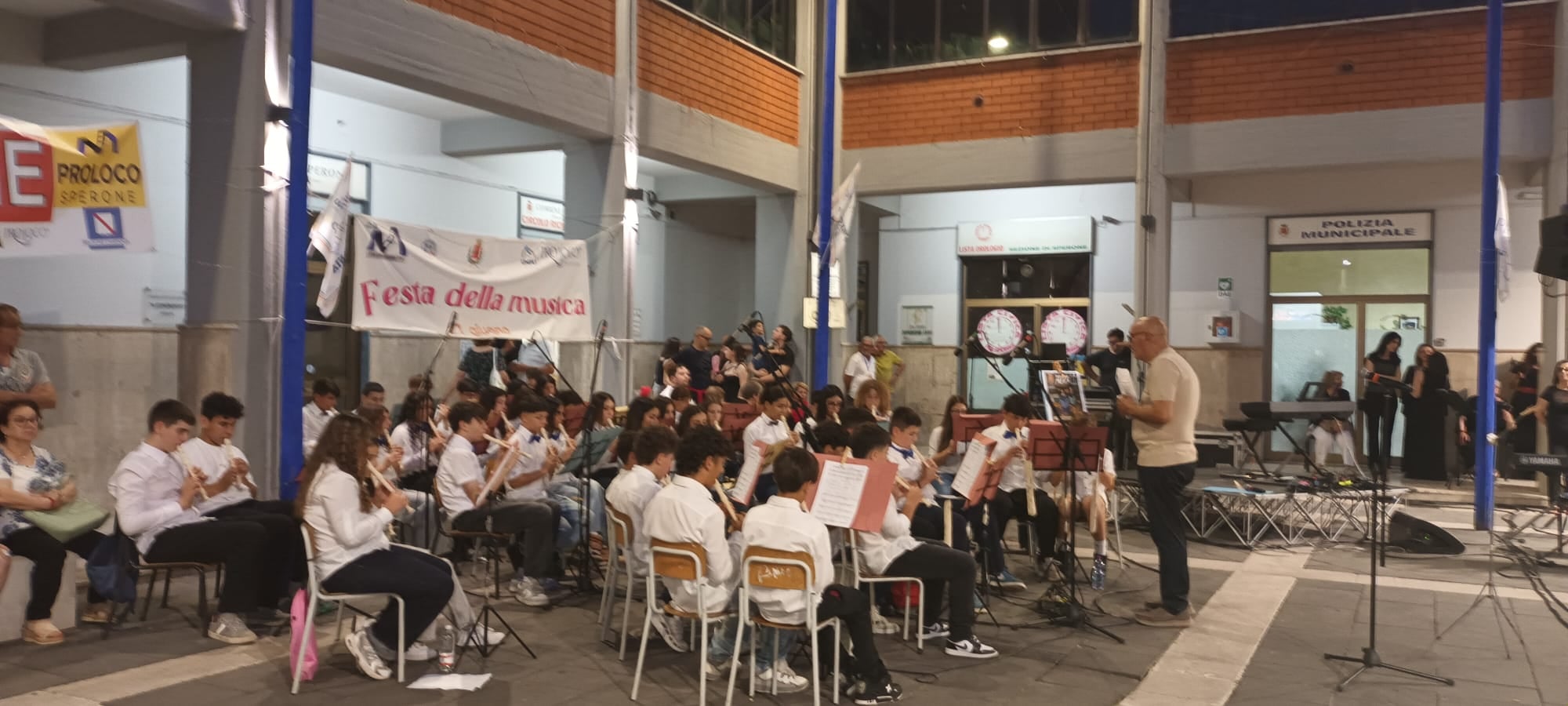 Sperone: Grande partecipazione di pubblico alla Festa della Musica organizzata dalla Pro Loco, per raccontare il territorio e le sue tradizioni. Sperone: Grande partecipazione di pubblico alla Festa della Musica organizzata dalla Pro Loco, per raccontare il territorio e le sue tradizioni.