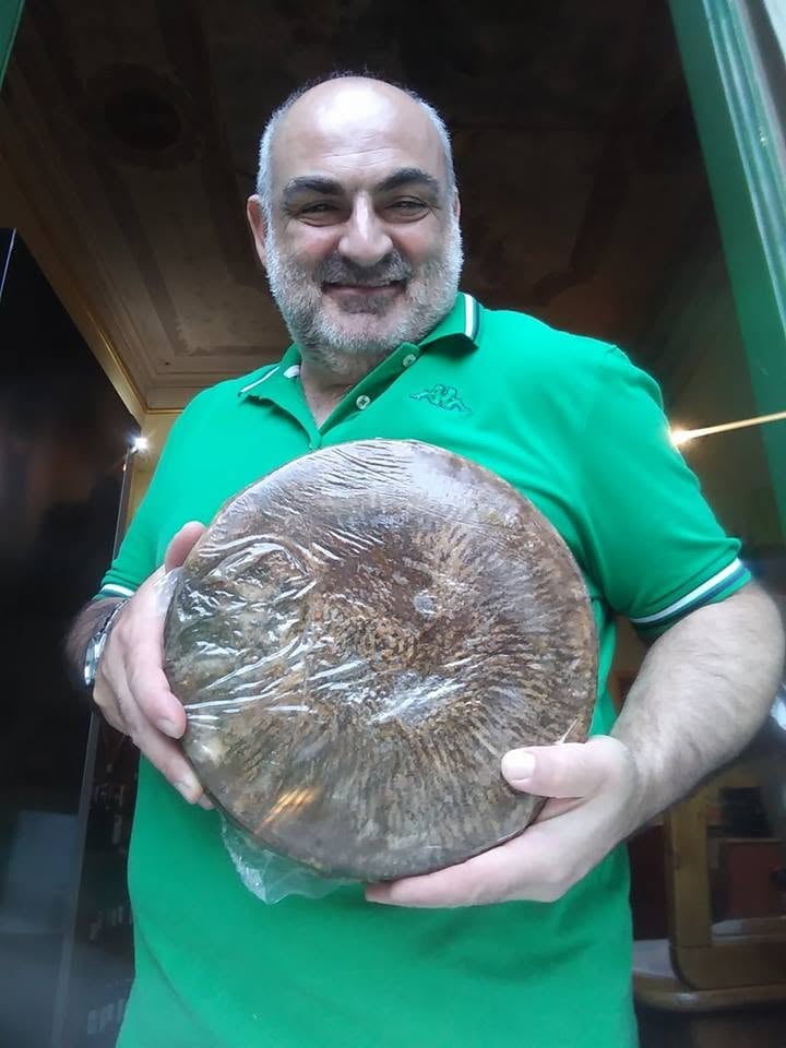 Peppino Caramiello: Oste, Cacciatore di Bontà, Contadino e promoter culturale Peppino Caramiello: Oste, Cacciatore di Bontà, Contadino e promoter culturale