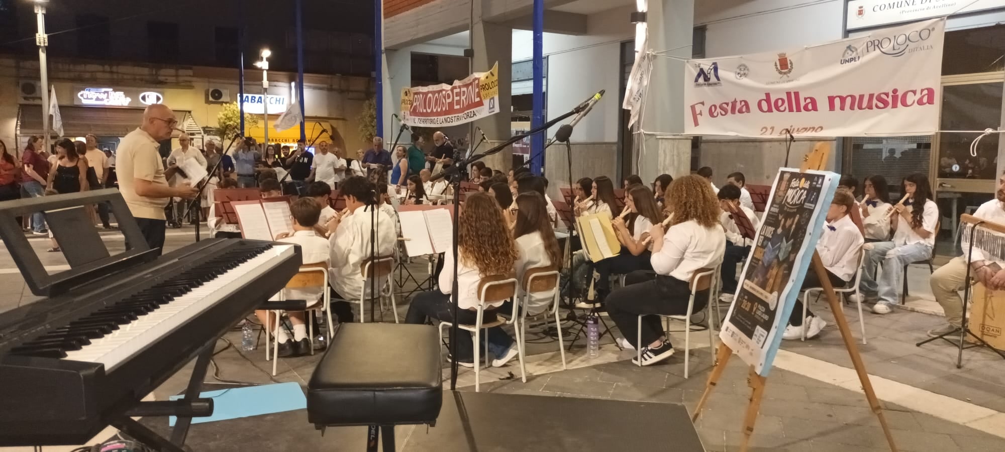 Sperone: Grande partecipazione di pubblico alla Festa della Musica organizzata dalla Pro Loco, per raccontare il territorio e le sue tradizioni. Sperone: Grande partecipazione di pubblico alla Festa della Musica organizzata dalla Pro Loco, per raccontare il territorio e le sue tradizioni.