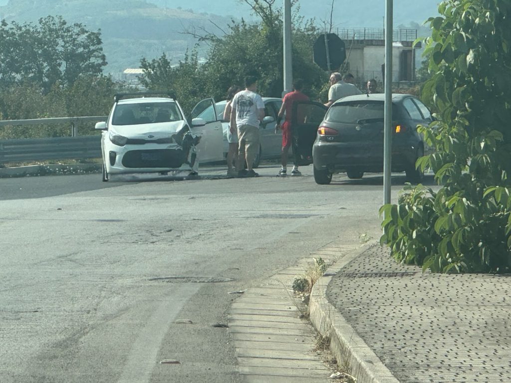 Baiano, l’incrocio della vergogna: l’ennesimo incidente annunciato e il silenzio assordante delle istituzioni Baiano, l’incrocio della vergogna: l’ennesimo incidente annunciato e il silenzio assordante delle istituzioni