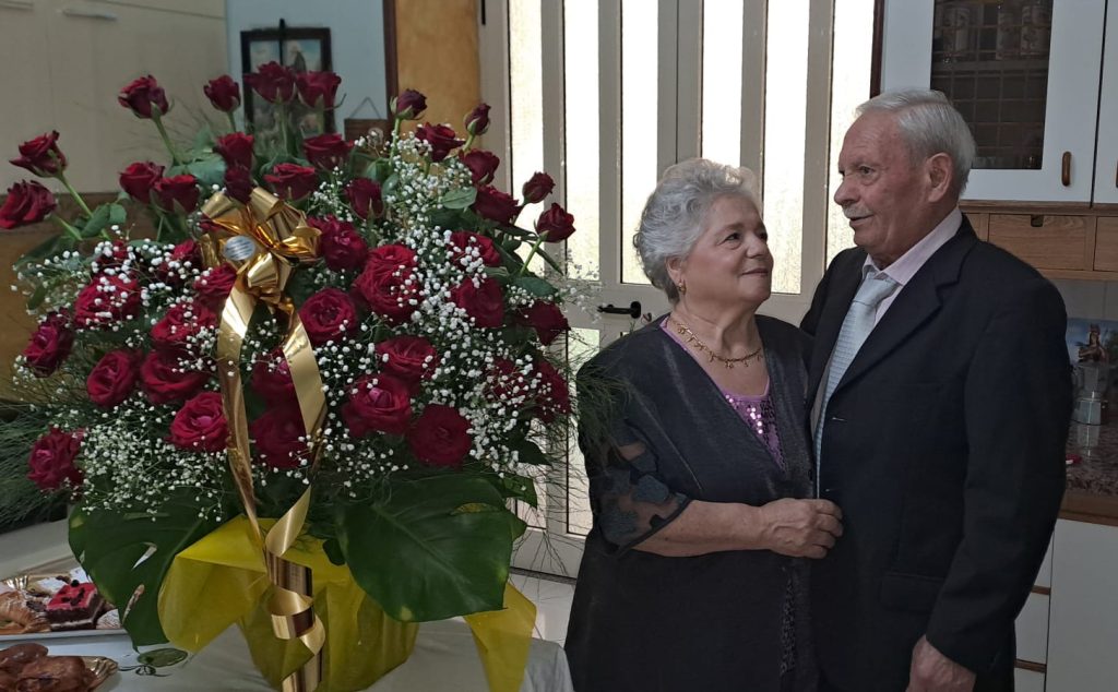Quadrelle: Oggi è il giorno speciale per Raffaele Ungaro e Filomena Colucci che festeggiano il loro 50esimo anniversario di matrimonio. Quadrelle: Oggi è il giorno speciale per Raffaele Ungaro e Filomena Colucci che festeggiano il loro 50esimo anniversario di matrimonio.