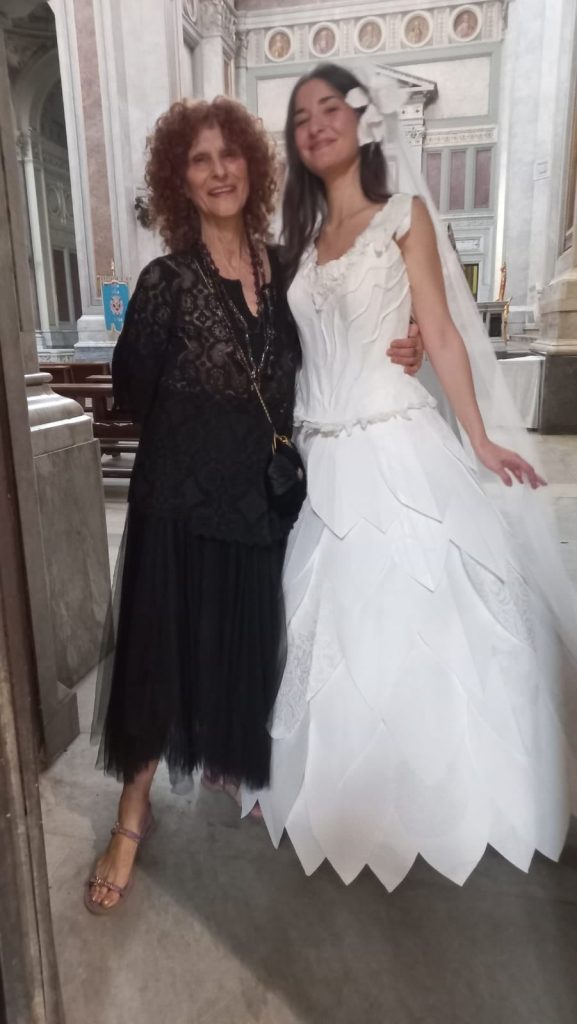 AVELLA. Tanti auguri a Cettina Prezioso, lartista della cartapesta che dà vita alla tradizione AVELLA. Tanti auguri a Cettina Prezioso, lartista della cartapesta che dà vita alla tradizione