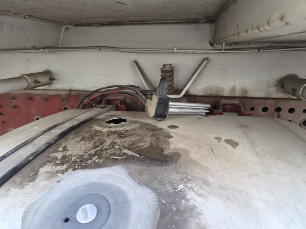 Avella, furto di gasolio nel parcheggio del Km 58: colpiti i mezzi della Cooperativa Sociale Ecovigilantes Onlus e altri veicoli in sosta Avella, furto di gasolio nel parcheggio del Km 58: colpiti i mezzi della Cooperativa Sociale Ecovigilantes Onlus e altri veicoli in sosta