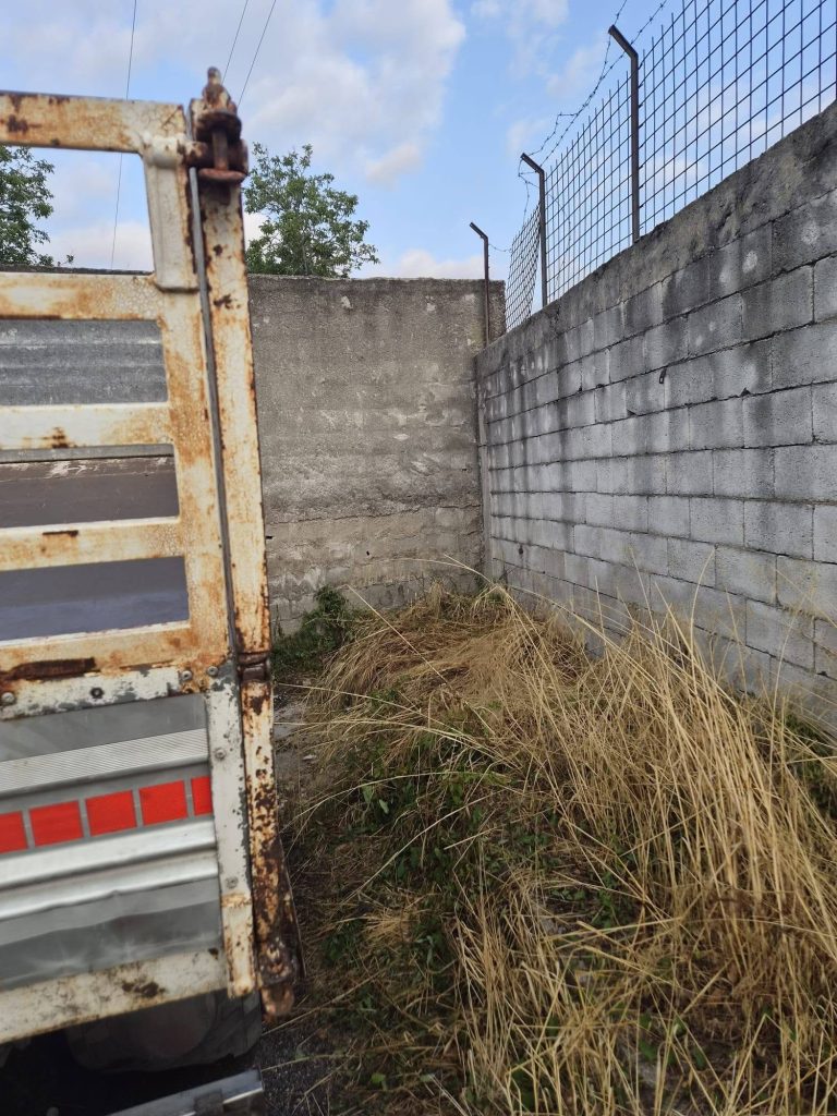 Avella, furto di gasolio nel parcheggio del Km 58: colpiti i mezzi della Cooperativa Sociale Ecovigilantes Onlus e altri veicoli in sosta Avella, furto di gasolio nel parcheggio del Km 58: colpiti i mezzi della Cooperativa Sociale Ecovigilantes Onlus e altri veicoli in sosta