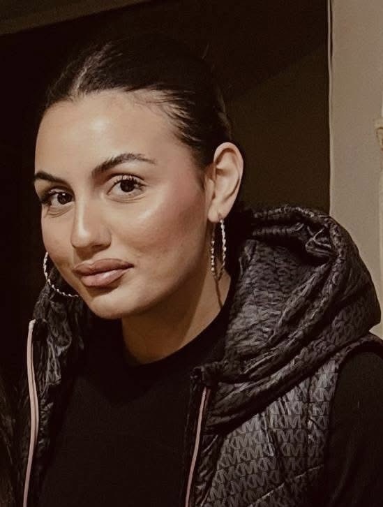 BAIANO. Appello per una ragazza scomparsa: si cerca la 16enne Giovanna Ostacolo, lanciato lallarme BAIANO. Appello per una ragazza scomparsa: si cerca la 16enne Giovanna Ostacolo, lanciato lallarme