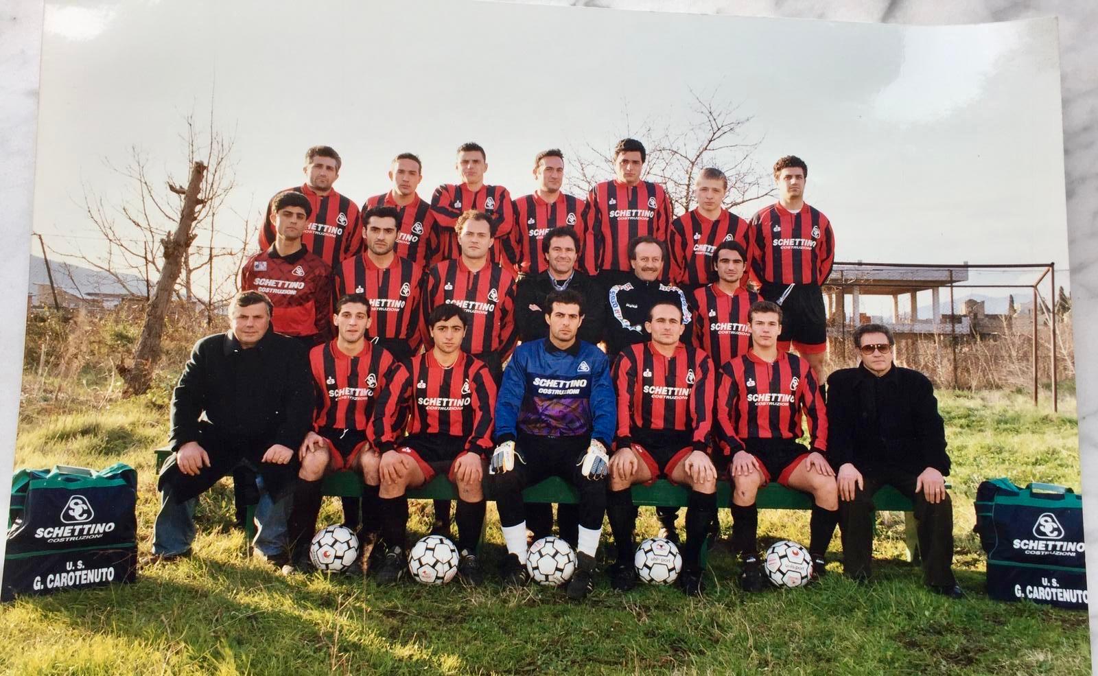 Palloni di cuoio e calciatori di una volta ; Ventesima puntata – Pasquale Vasta, il capitano che fece del Carotenuto una seconda pelle (Foto) Palloni di cuoio e calciatori di una volta ; Ventesima puntata – Pasquale Vasta, il capitano che fece del Carotenuto una seconda pelle (Foto)