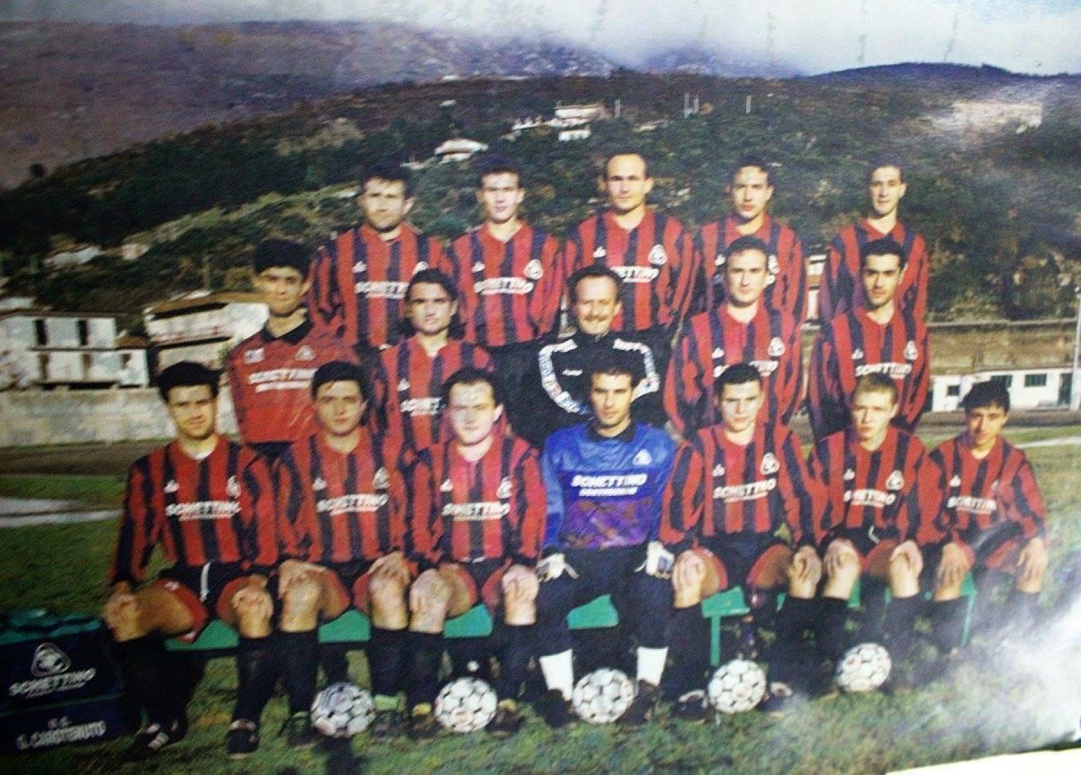 Palloni di cuoio e calciatori di una volta ; Ventesima puntata – Pasquale Vasta, il capitano che fece del Carotenuto una seconda pelle (Foto) Palloni di cuoio e calciatori di una volta ; Ventesima puntata – Pasquale Vasta, il capitano che fece del Carotenuto una seconda pelle (Foto)