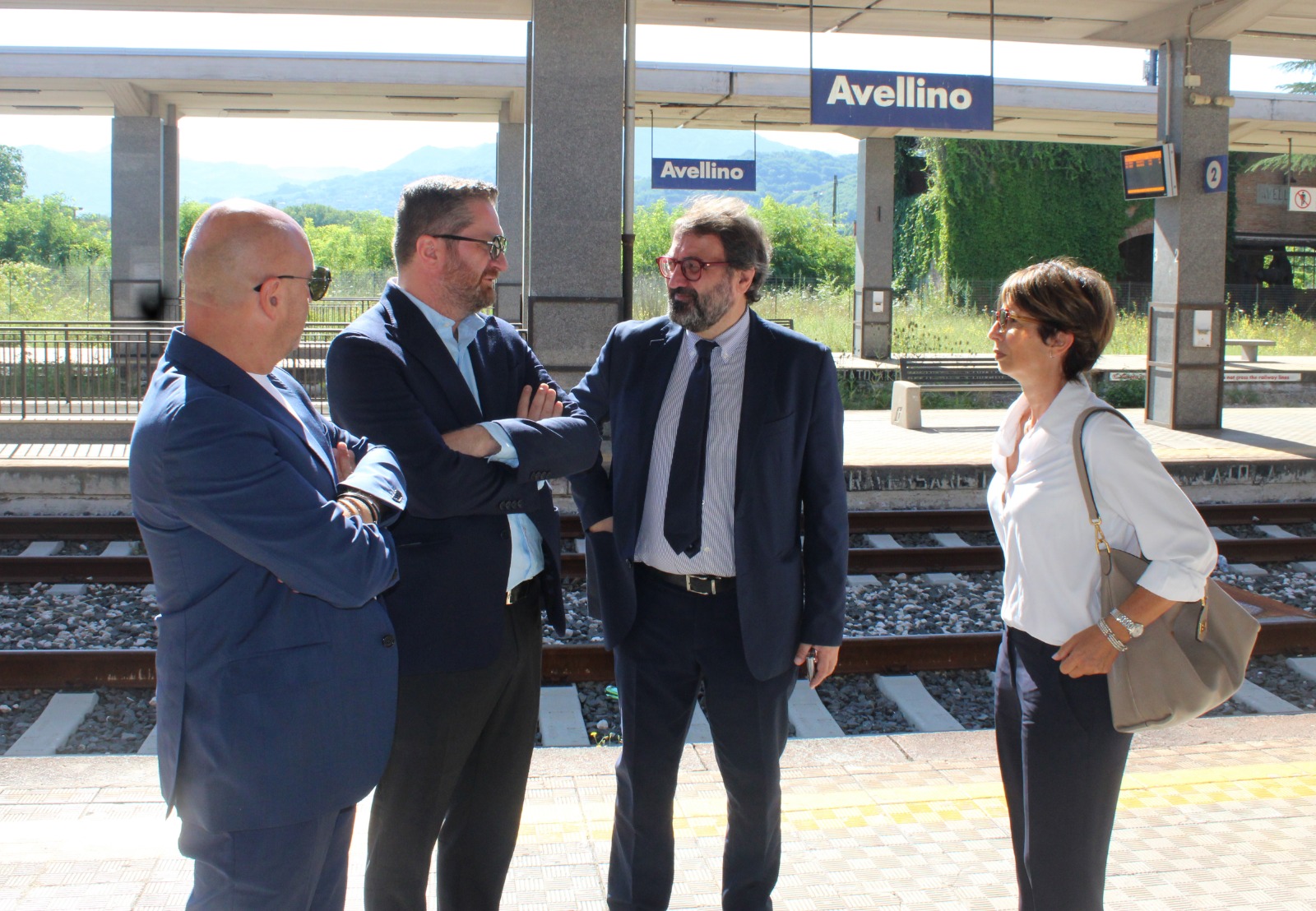 AVELLINO. Turismo delle Radici, sopralluogo alla stazione di Borgo Ferrovia per lavvio del progetto di riqualificazione AVELLINO. Turismo delle Radici, sopralluogo alla stazione di Borgo Ferrovia per lavvio del progetto di riqualificazione