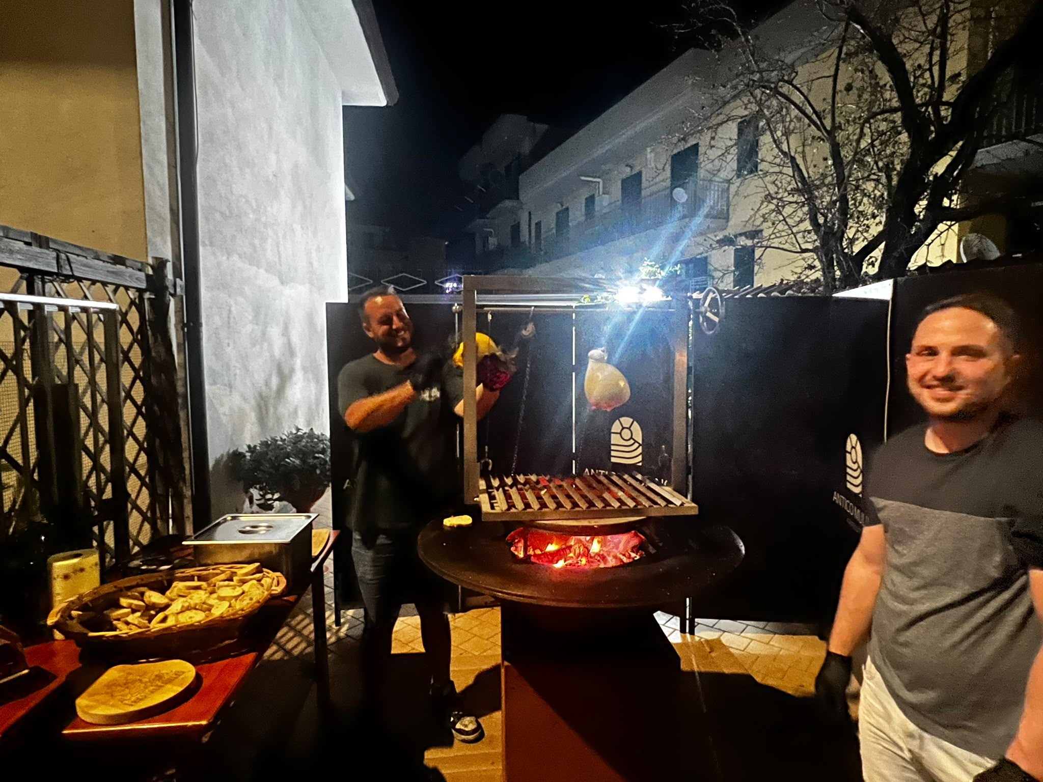 Sperone, la festa di SantElia Profeta entra nel vivo: partito il tour della bandiera nei quartieri tra fede, musica e convivialità. Video e Foto Sperone, la festa di SantElia Profeta entra nel vivo: partito il tour della bandiera nei quartieri tra fede, musica e convivialità. Video e Foto