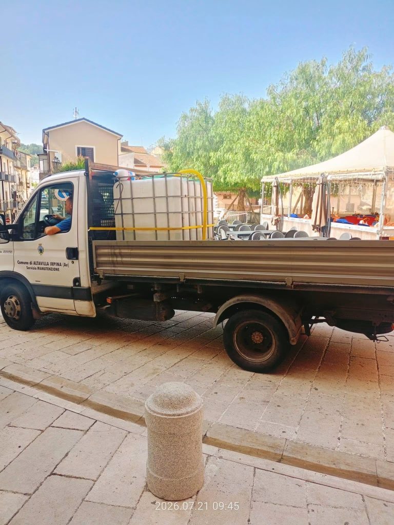 Altavilla Irpina, al via il lavaggio straordinario delle strade del centro storico: «Più decoro e cura degli spazi pubblici»