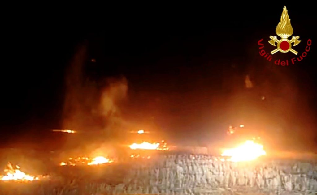 Maltempo e incendi in Puglia: anche i Vigili del Fuoco di Avellino in prima linea nei soccorsi