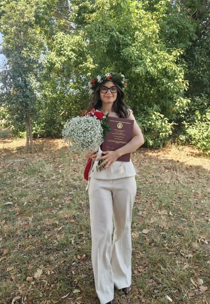 Mugnano del Cardinale Carmen Colucci festeggia un prestigioso traguardo: laurea in Biologia Molecolare con 110 e lode Mugnano del Cardinale Carmen Colucci festeggia un prestigioso traguardo: laurea in Biologia Molecolare con 110 e lode