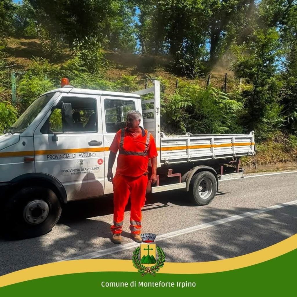 Monteforte Irpino, pulizia di via Breccelle: intervento congiunto tra Comune e Provincia