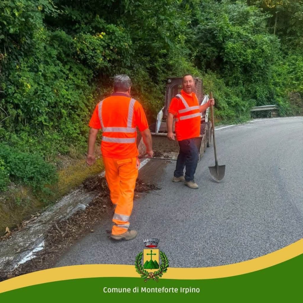 Monteforte Irpino, pulizia di via Breccelle: intervento congiunto tra Comune e Provincia